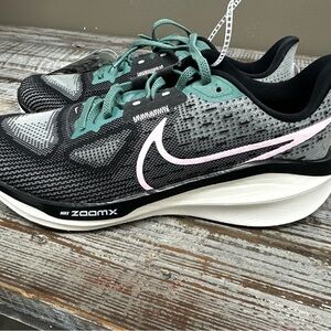 Nike Women's Black and Green ZoomX Shoes